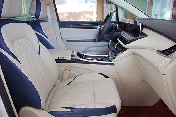 别克GL8汽车内饰改装